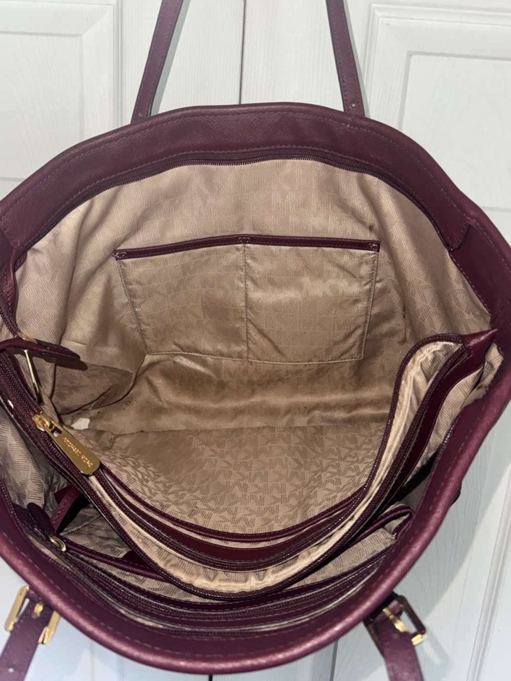 MICHAEL KORS Burgundy jet set Saffiano Leather Tote - Picture 10 of 12